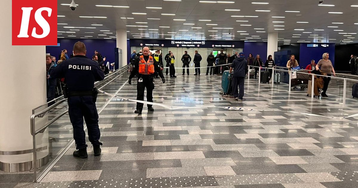 Poliisi Otti Puukolla Varustautuneen Miehen Kiinni Helsinki Vantaalla