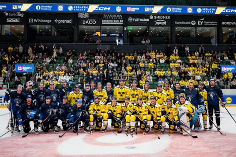 J kiekko Tre Kronorin Legendat Voittivat Suomen Esa Tikkanen Teki j-kiekko-tre-kronorin-legendat-voittivat-suomen-esa-tikkanen-teki