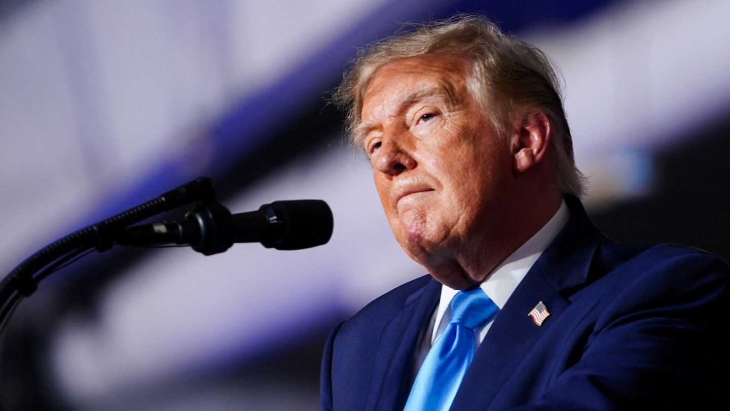 Trump: Olen puhunut Zelenskyille iskujen lopettamisesta