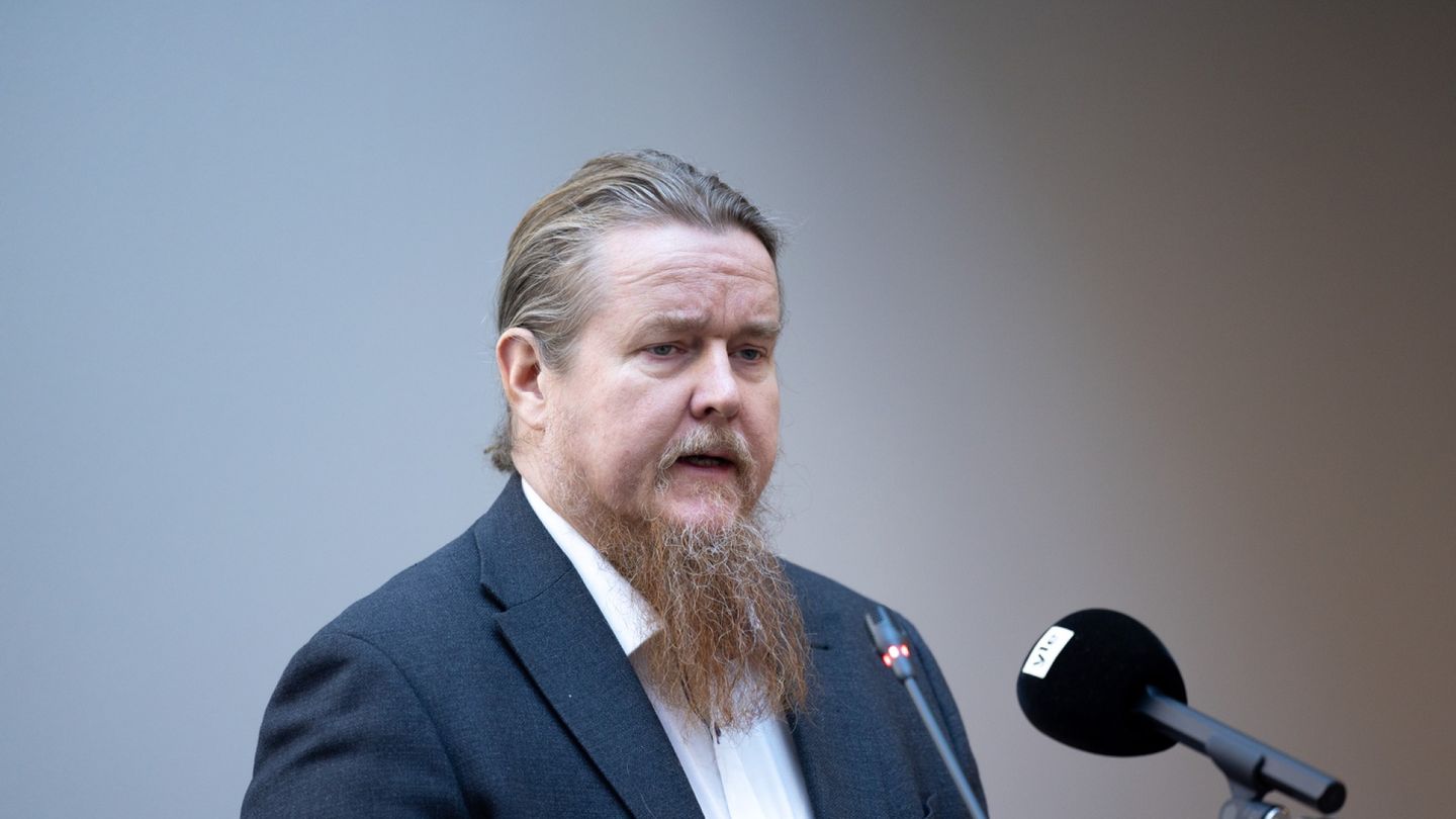 Negotiation Culture: National Conciliator Gives Harsh Assessment of Unions' Actions – How Unions Respond