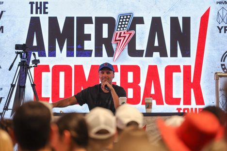 Kirk The American Comeback -kiertueellaan Floridassa heinäkuussa.
