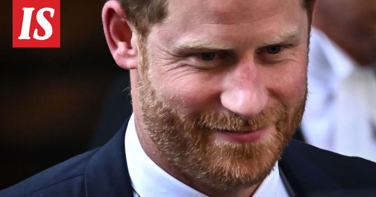 Lehdet: Prinssi Harry lähetti flirttiviestejä toimittajalle