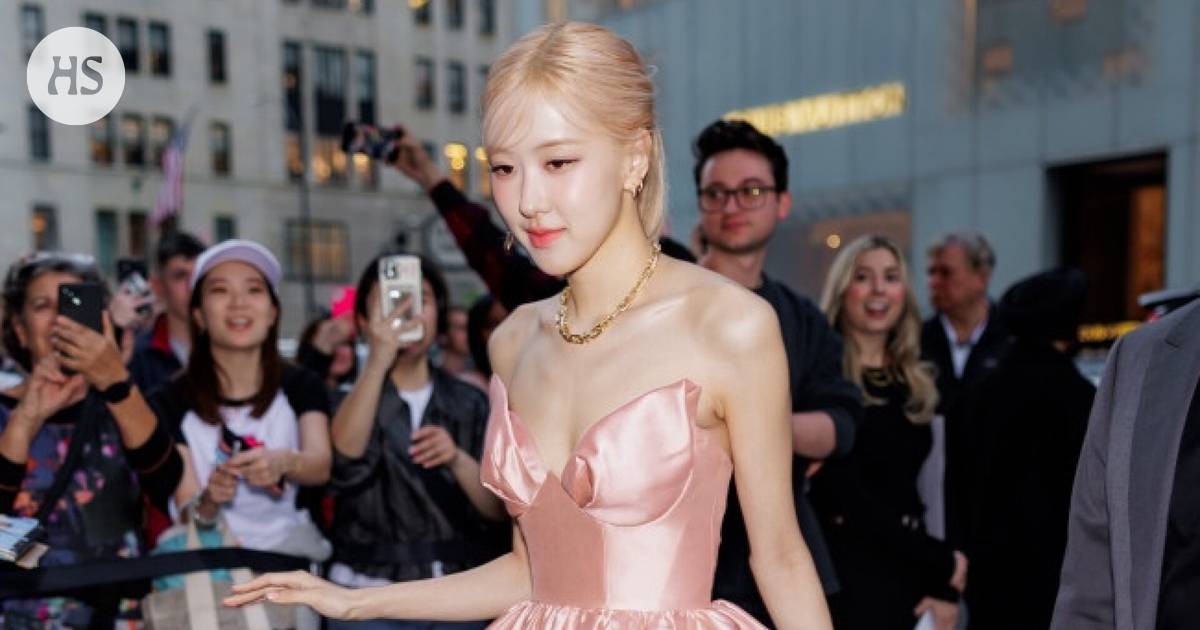 Korean singer Rosé is the Tiktok generation’s new favorite artist