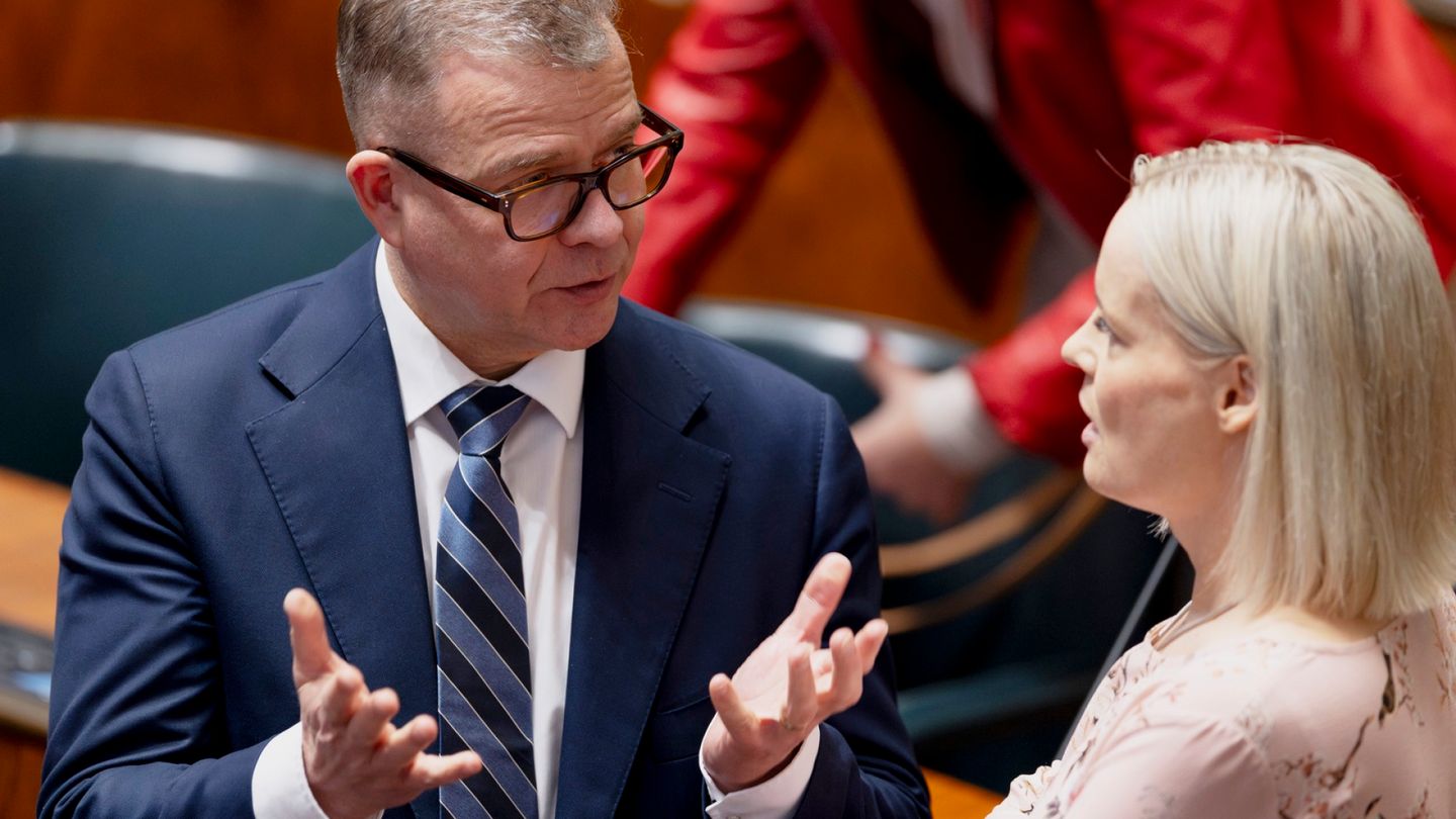 HS-analyysi | Orpo heitti ensimmäistä kertaa bensaa liekkeihin – ”Tätäkö se on vaaleihin asti", Purra hämmästelee