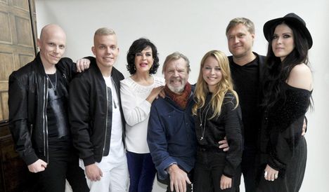 Kolmannella kaudella esiintyivät Toni Wirtanen, Elastinen, Paula Koivuniemi, Vesa-Matti Loiri, Paula Vesala, Samuli Edelmann ja Jenni Vartiainen.