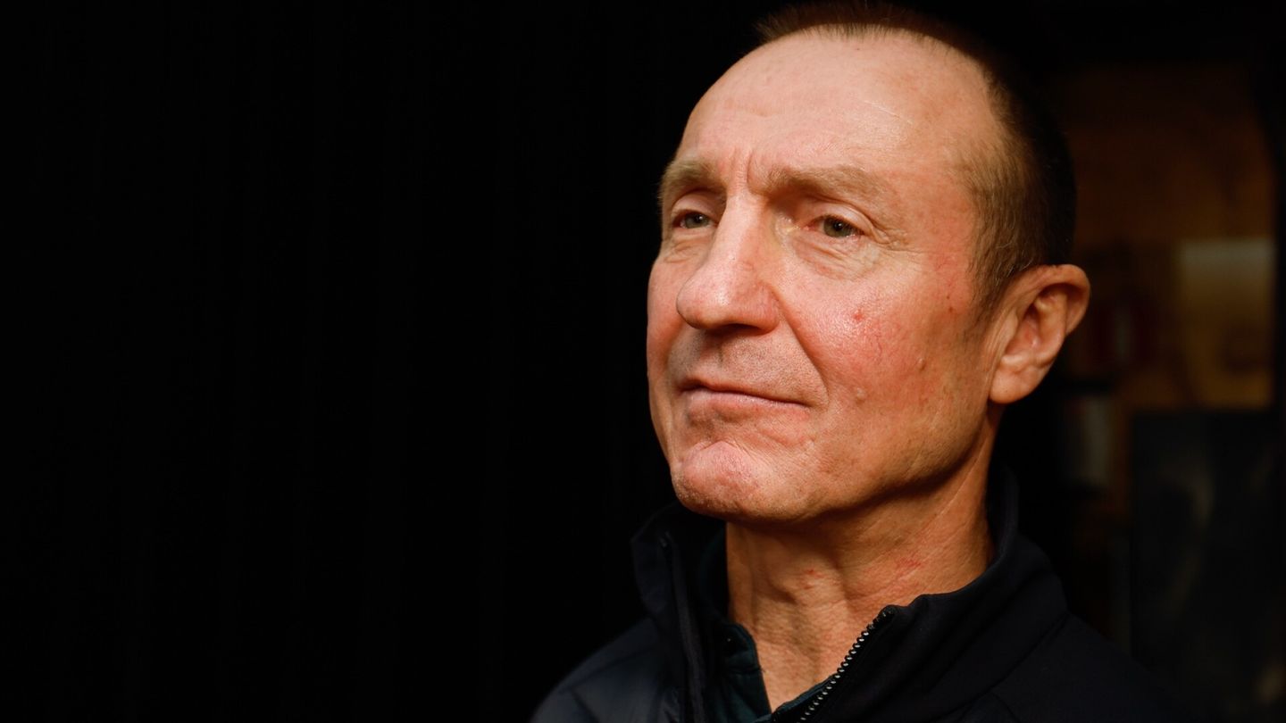 Finland beats Sweden; coach stays