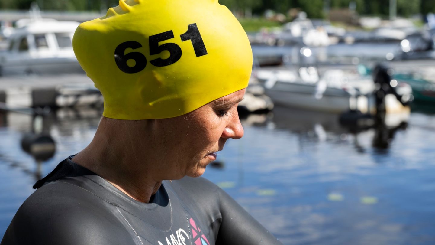 Finnish woman's historic swim attempt to Sweden cut short by storm