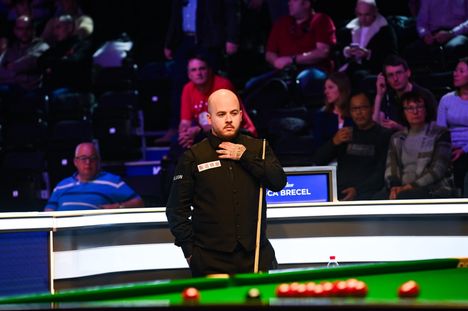 Luca Brecel ei matkustanut sovitusti Tampereelle. Kuva joulukuun alun UK Championship -turnauksesta Yorkista. 