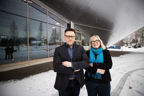Nokian lukion rehtori Juha Sainio ja Tredun koulutuspäällikkö Marita Hietanen ovat tyytyväisiä, kun oppilaitokset pääsevät muuttamaan ensi syksyksi uusiin, varta varten niille suunniteltuihin tiloihin.