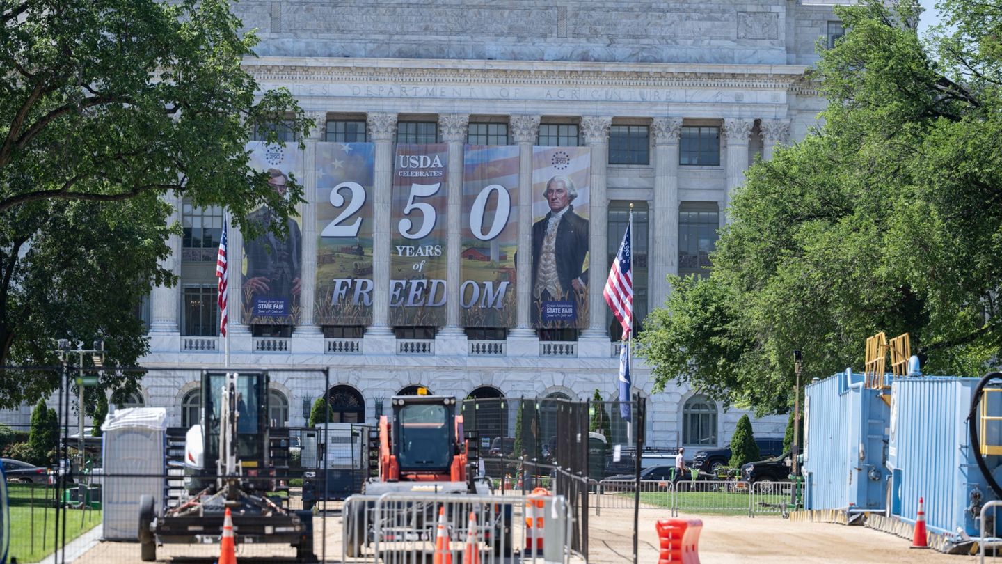 US: Artists withdraw from 250th anniversary events; Trump cancels entire concert series