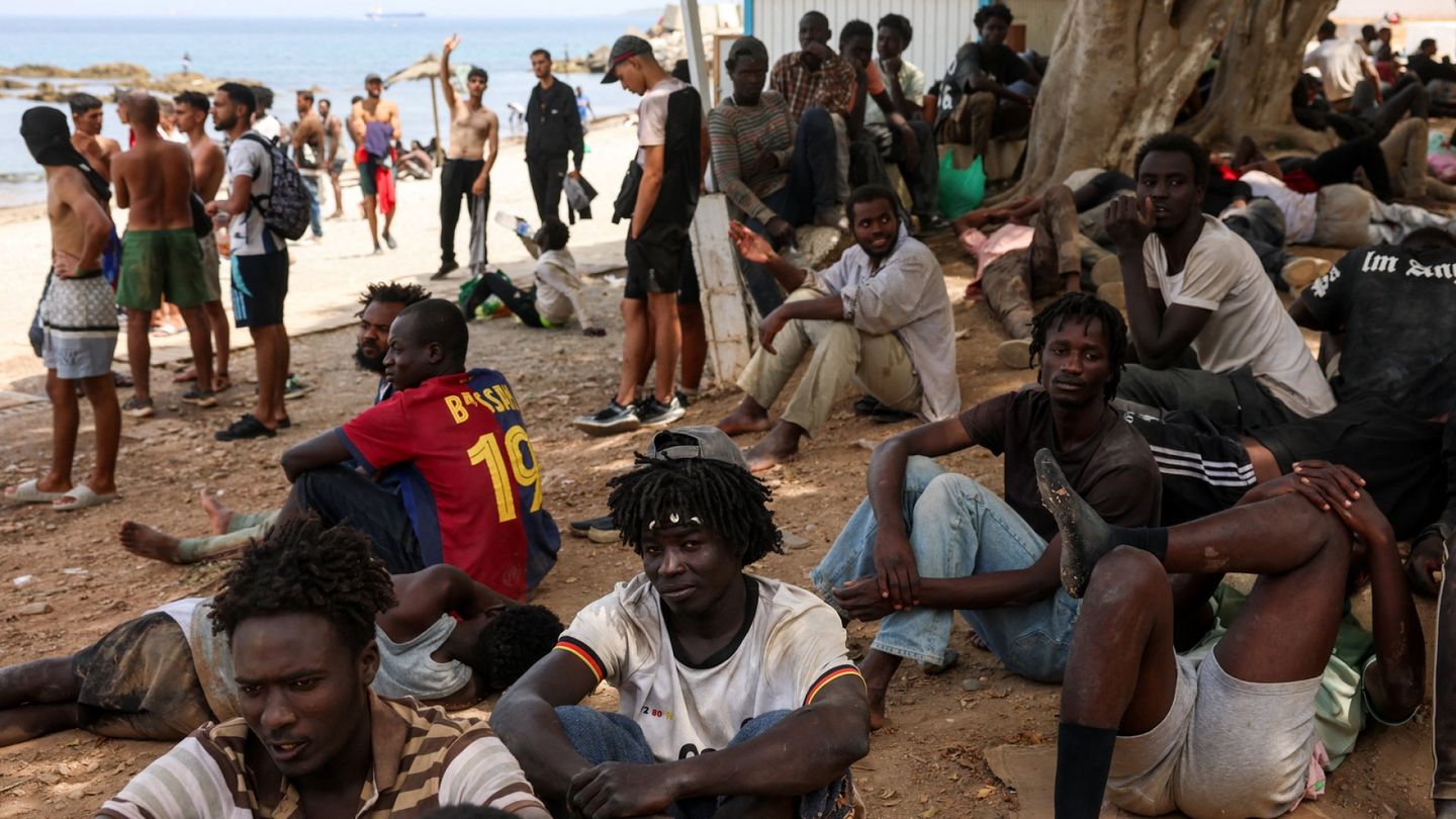 Russia-Linked Accounts Fueled Ceuta Border Crisis Backlash, Analysis Shows