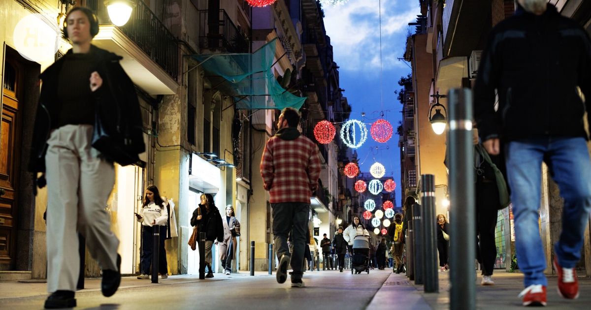 Espanja | Barcelonan viihtyisät superkorttelit toivat mukanaan yllättävän varjopuolen: turistit