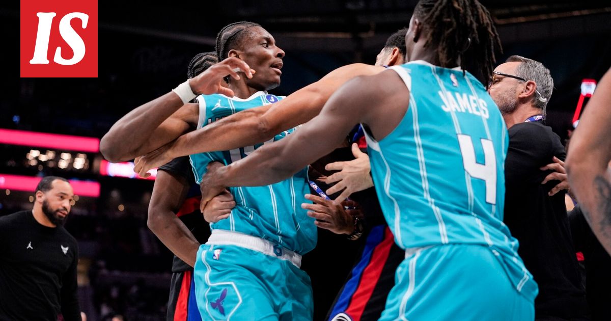 NBA-ottelussa raju joukko­tappelu