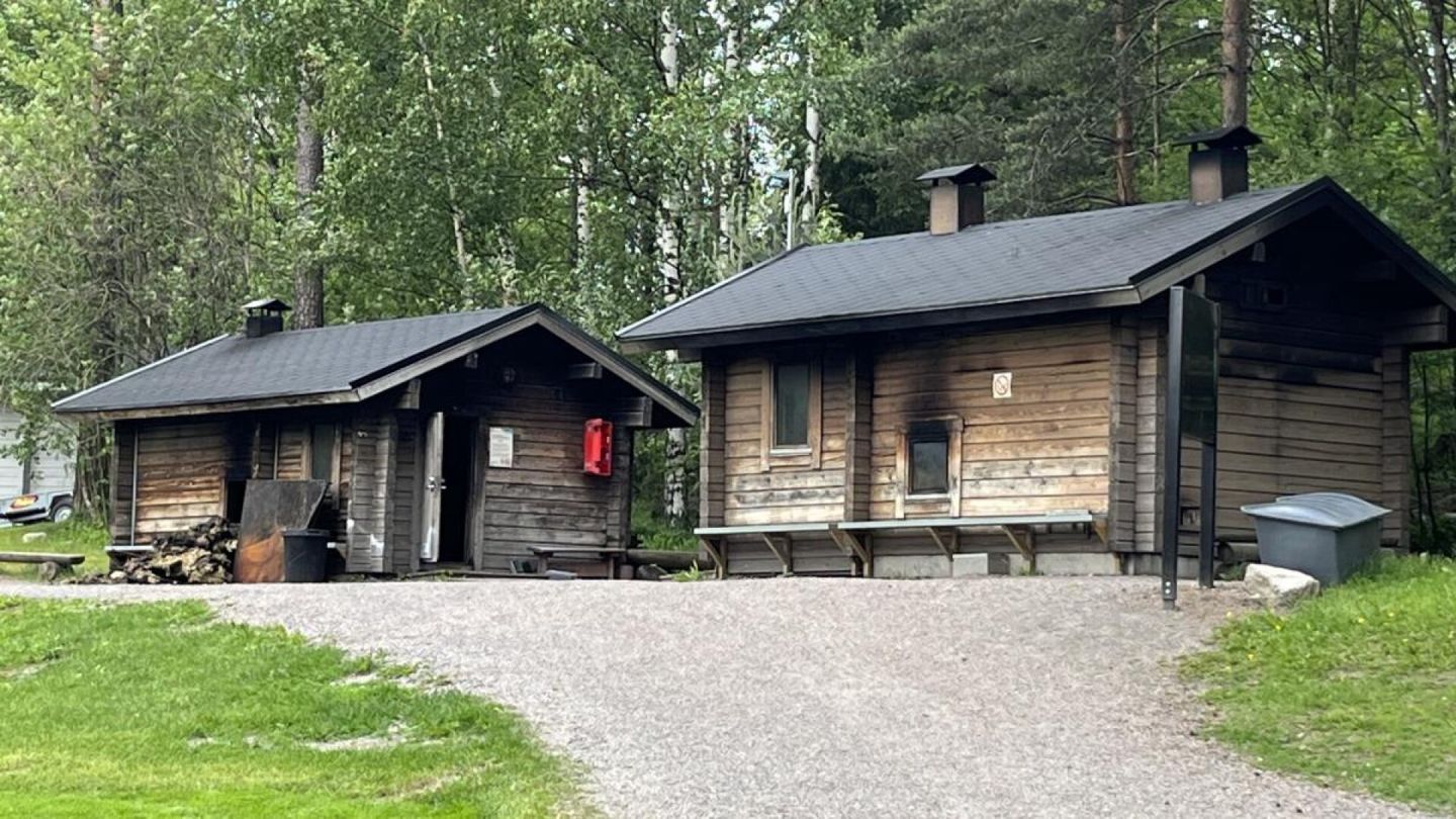 Vantaa | Kuusijärven savusauna paloi