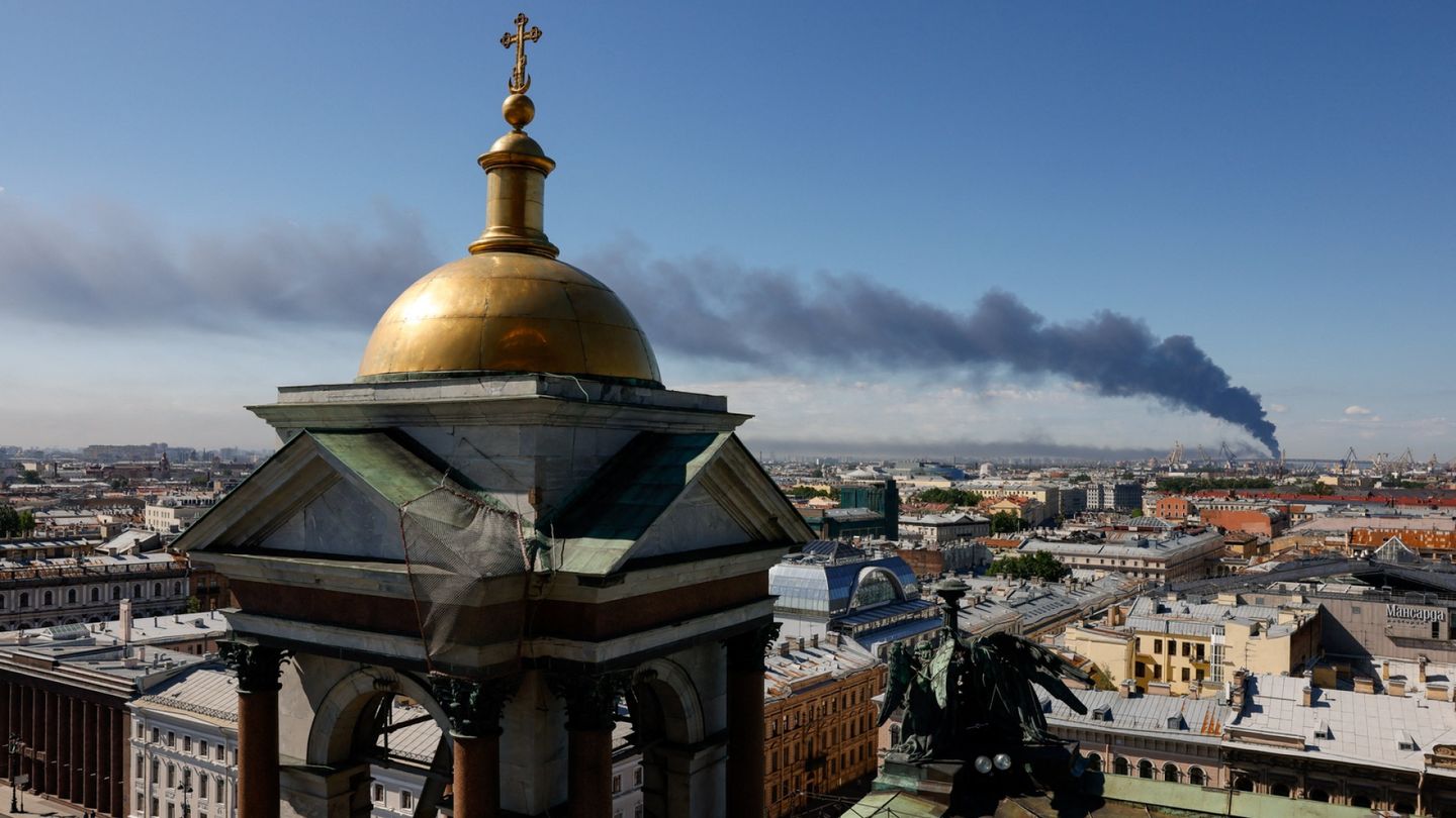 Russia's invasion stalls as Ukraine takes initiative with deep drone strikes