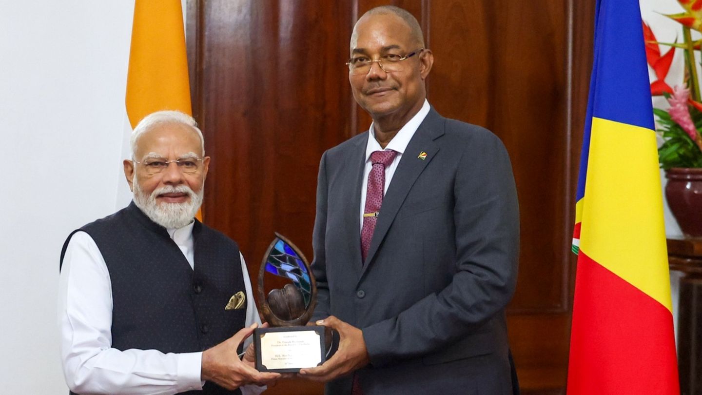 Modi's Seychelles award certificate misspelled, sparks criticism