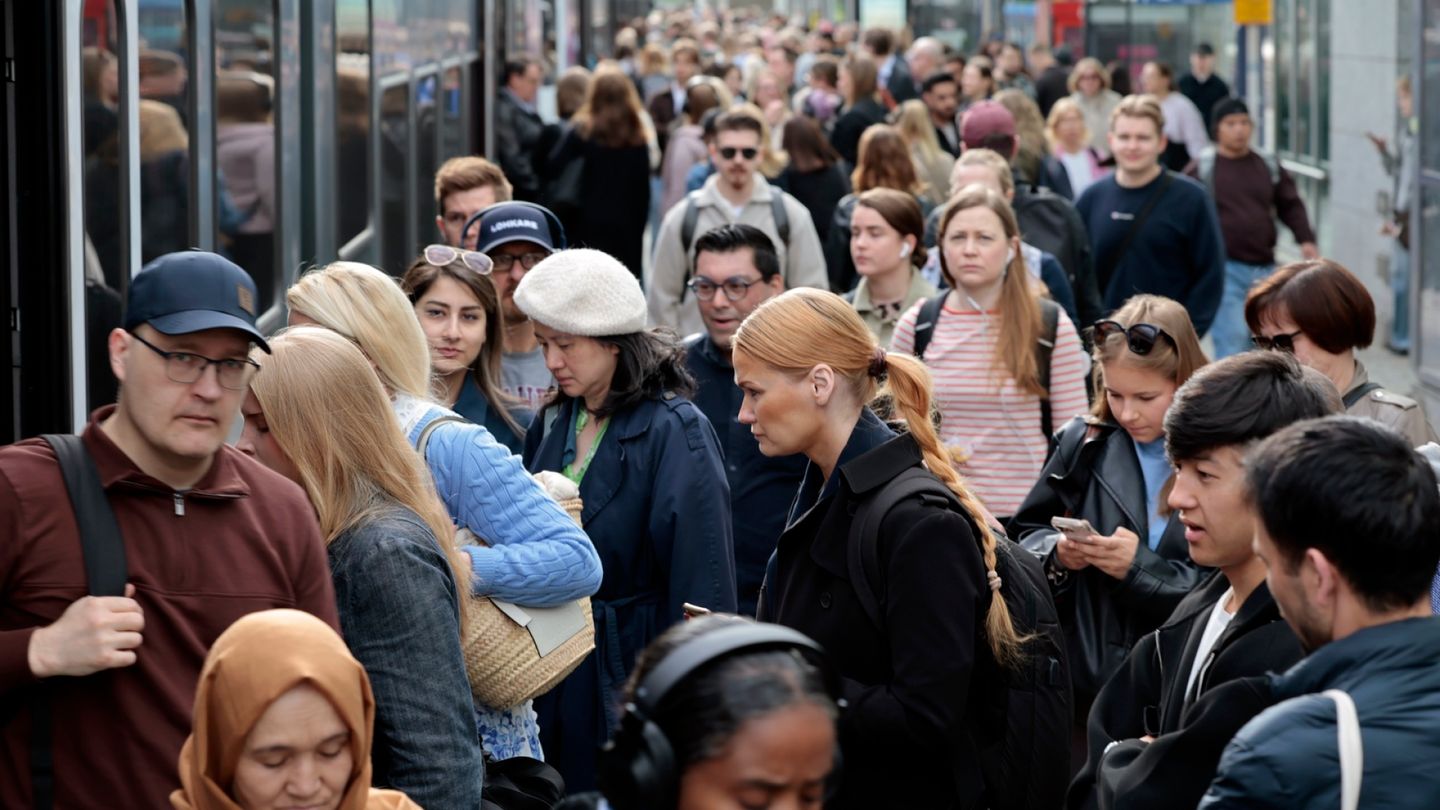 Summer Track Work Causes Commuter Chaos in Leppävaara