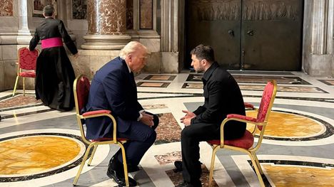Ukrainan presidentti Volodymyr Zelenskyi ja Yhdysvaltain presidentti Donald Trump tapasivat kasvokkain ennen paavi Franciscuksen hautajaisia Vatikaanissa 26. huhtikuuta.