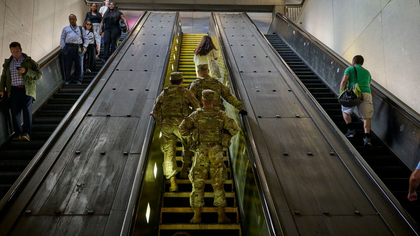 Yhdysvallat | Trump aikoo partioida Washingtonissa poliisin ja armeijan kanssa