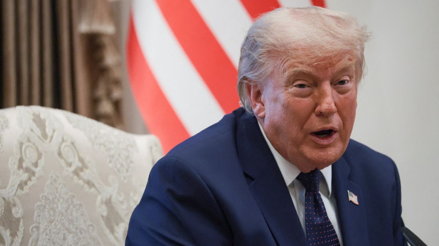 Uusi käänne: Nato-kokous pahasti myöhässä, Trumpin ilmoitus kuohuttaa