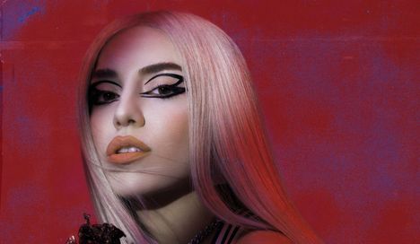 Kun Ava Max leipoi ja leikkasi hiuksiaan samaan aikaan, syntyi jotakin