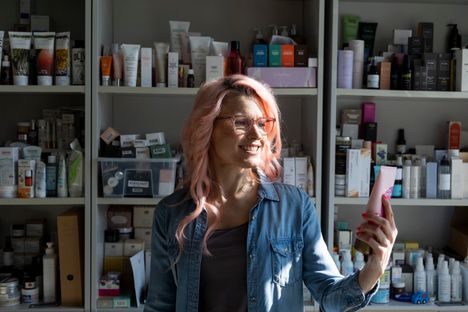 Sanni Jama on tamperelainen kauneusbloggaaja.