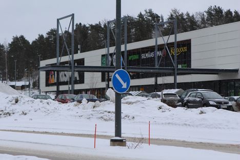 Muun muassa Nokian Prismaan haetaan kesätyöntekijöitä.