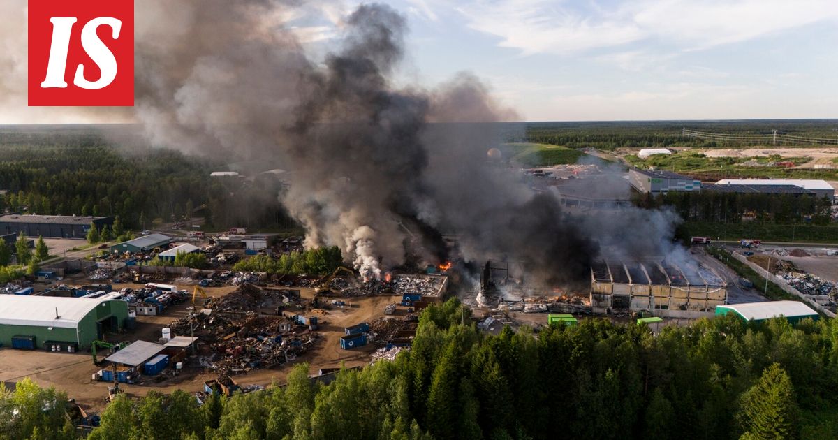 Teollisuushalli Tuhoutui Tulipalossa Oulussa Ilta Sanomat teollisuushalli-tuhoutui-tulipalossa-oulussa-ilta-sanomat