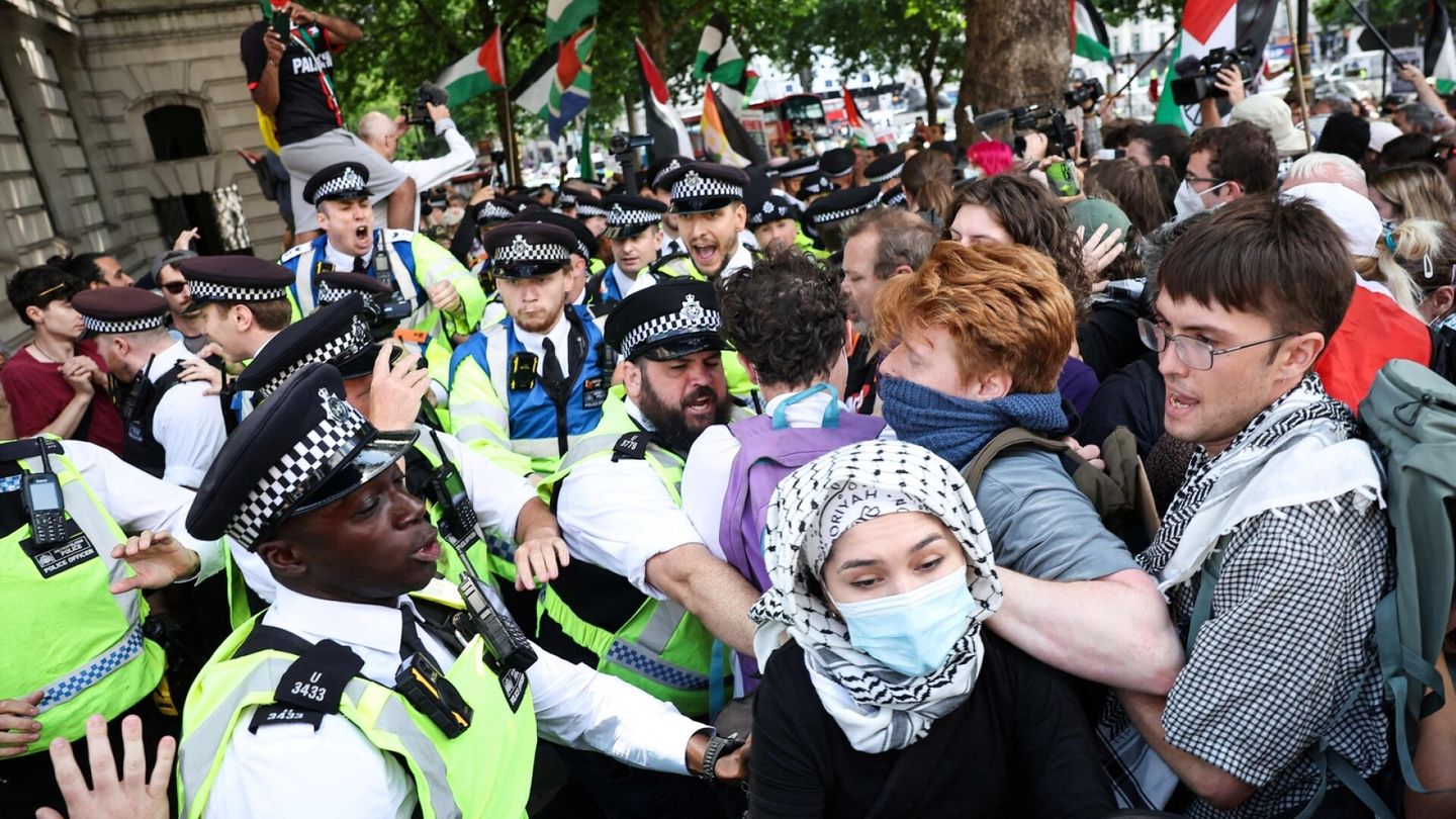 Britannia | Hallitus kieltää Palestiinaa tukevan ryhmän terrorismilain nojalla