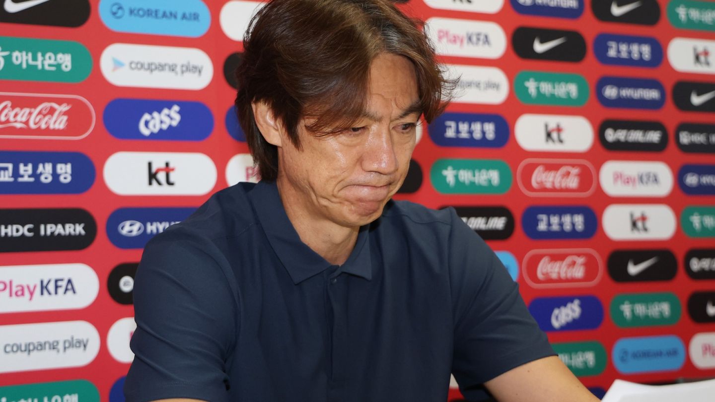 South Korea's ex-coach faces backlash, even from President, after World Cup exit