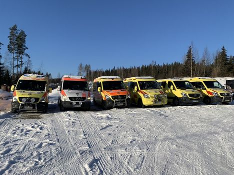 Suomesta kohti Ukrainaa lähtee tällä viikolla kuusi ambulanssia, joiden hankintaan Suomessa on osallistunut useampi hyväntekeväisyysjärjestö. Perillä Ukrainassa ambulanssit lahjoitetaan vapaaehtoisten lääkäreiden käyttöön Dobrobut-säätiön kautta. 