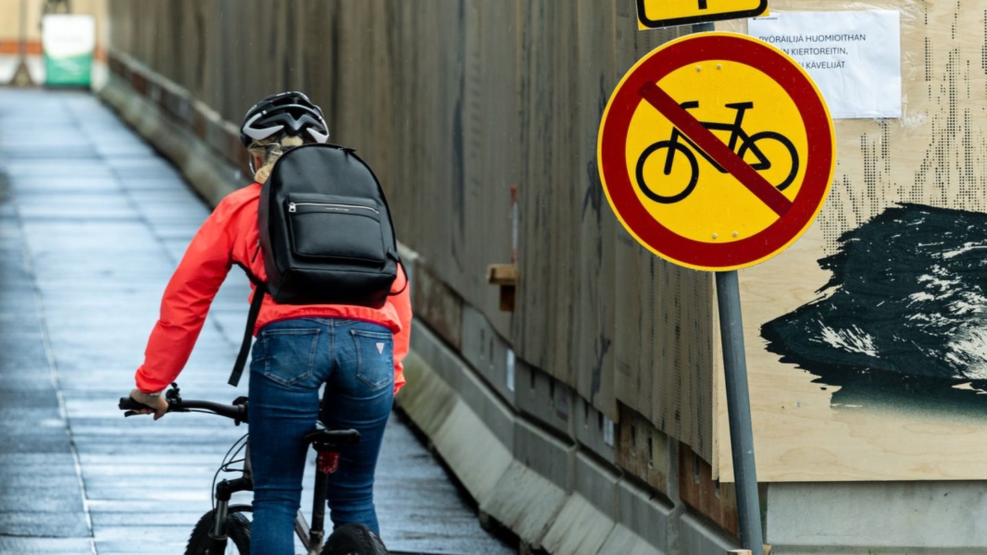 Helsinki's Töölönlahti Bay Becomes a Maze of Cyclists and Signage