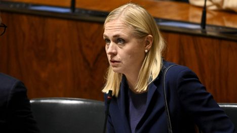 Ulkoministeri Elina Valtonen (kok) oli maanantai-iltana Ylen A-studiossa kommentoimassa suunnitelmaa Ukrainan sodan lopettamiseksi.