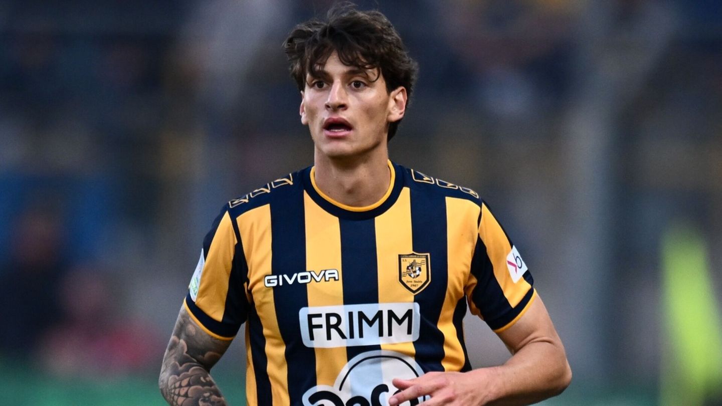 Italia | Mussolinin lapsenlapsenlapsi siirtyy Serie A:han – joutui viime vuonna kohun keskelle