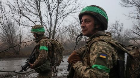 Ukrainan 38. erillisen merijalkaväkiprikaatin sotilaat valmistautuivat taistelutehtävään lähellä rintamalinjaa Pokrovskissa viime viikolla. Venäjä ei edelleenkään ole onnistunut valtaamaan kaupunkia kokonaan.