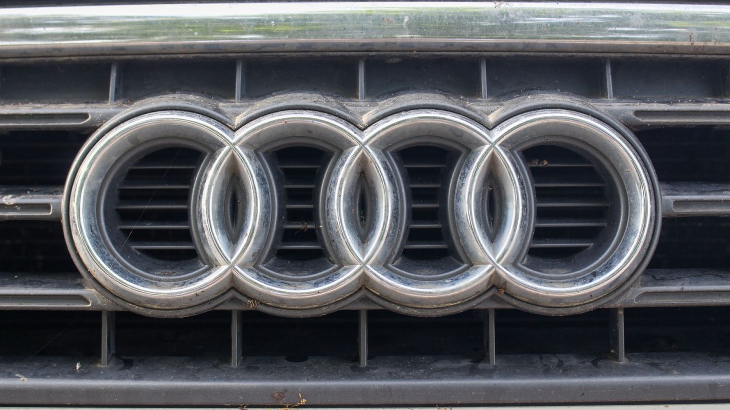 Juristin Audi päätyi korjaamolle – pian postiluukkuun pamahtivat 7 000 euron sakot