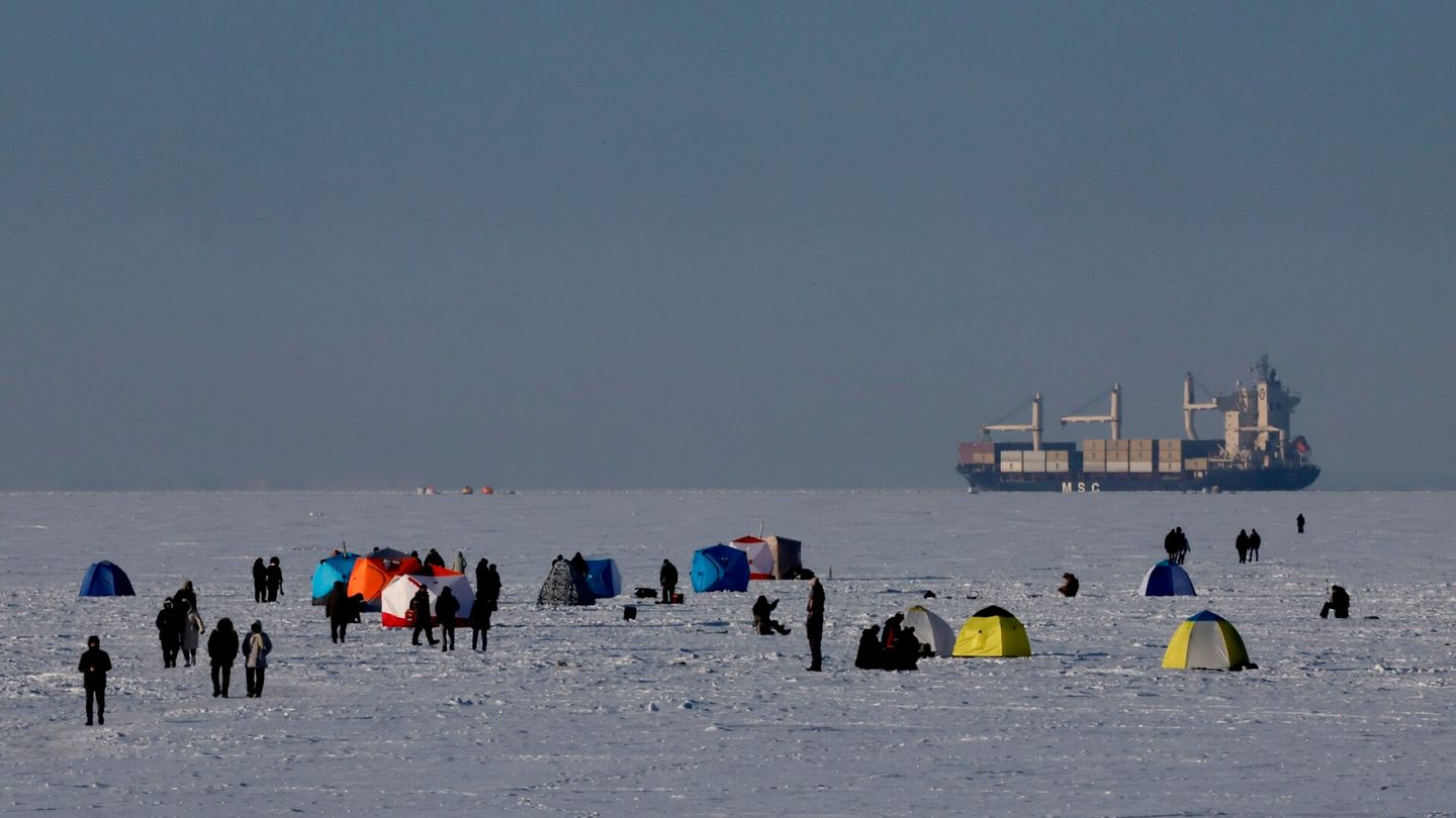 Uninsured tankers threaten Baltic spill