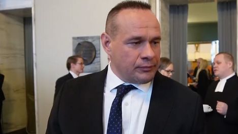 Polvinen on aiemmin kuulunut perussuomalaisiin.