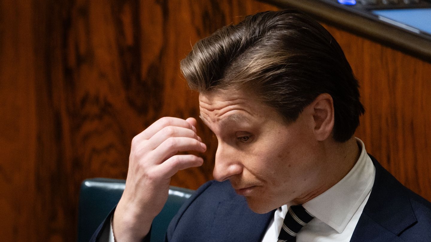 Eduskunta | Hallitus ja puolustus­ministeri Antti Häkkänen saivat edus­kunnan luottamuksen