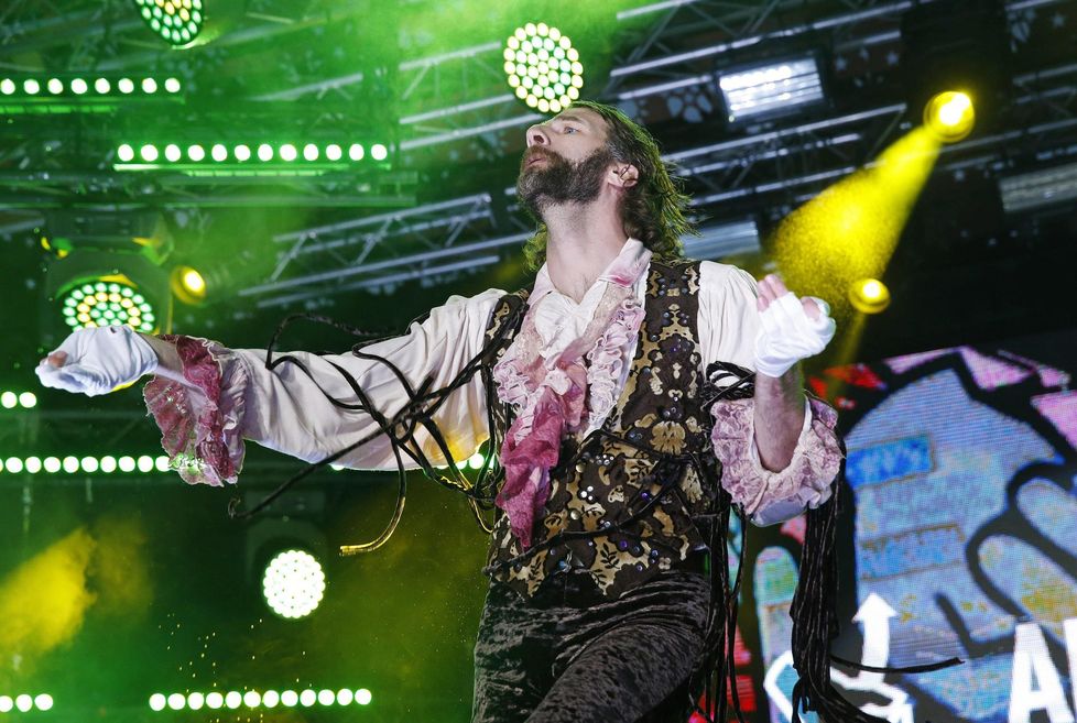 Niukkoja farkkukankaita, jättimäisiä loikkia ja spandex-asuja – katso ...