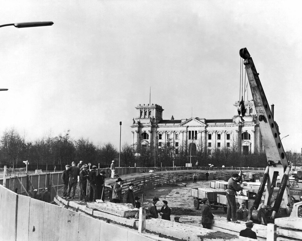 13 8 1961 9 11 1989 Katso 15 Historiallista Kuvaa Berliinin Muurista 13 8 1961 9 11 1989 Katso 15 Historiallista Kuvaa Berliinin Muurista