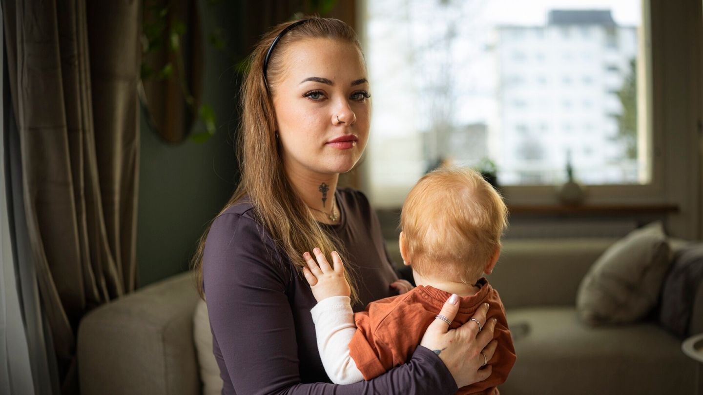  Susanna Koirikivi, 23, muutti Suomeen ja sai pian lapsen – Nyt hän on pienen lapsen äiti, jolla ei ole ystäviä eikä tuki­verkkoa