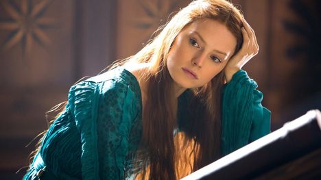 Netflixin hempe� Ophelia on radikaali feministinen modernisointi&nbsp; Shakespearen Hamlet-n�ytelm�n sivuhenkil�st� | HS.fi