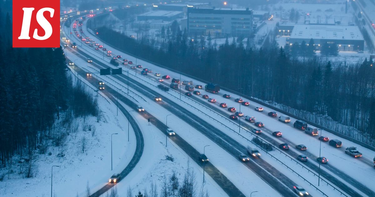 Puolelta autoilijoista puuttuu tämä turvavaruste – edes lakisääteistä välinettä ei ole kaikilla