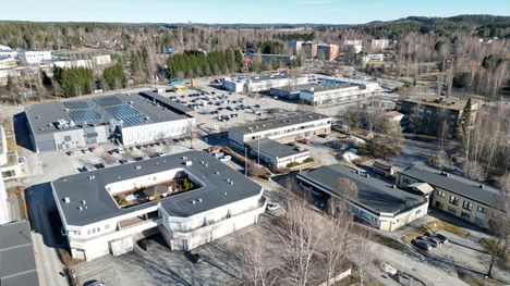 Turengin keskustassa ikkunat helisivät.