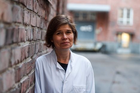 Epidemiologi Sirpa Räsänen kuvattuna vuonna 2020.