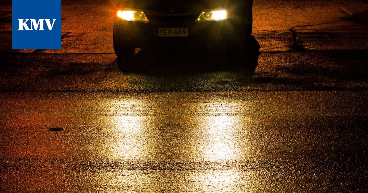 poliisi-autoilija-n-y-liikenteess-kmv-lehti