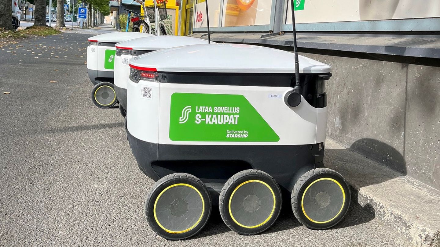 Ruokarobotti kolhi autoa – yhtiö ei korvaa vahinkoa