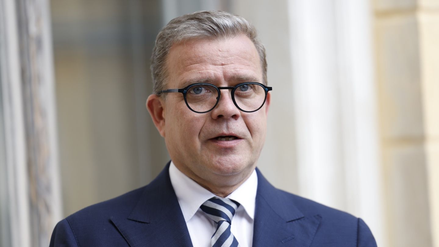 Kokoomus Party Board Stands Behind PM Orpo Amid Garden Helsinki Scandal