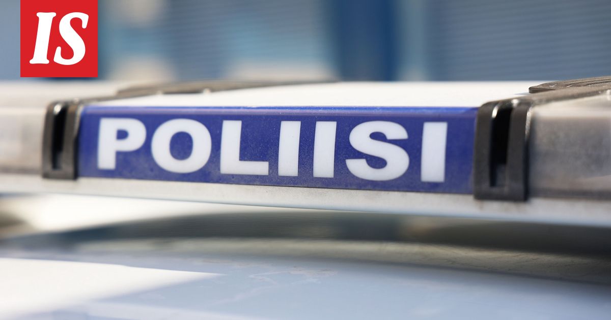 KSML: Uusnatsien kokoontumispaikan ikkunat rikottiin